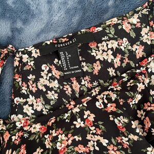 (Forever 21) Floral Crop Top